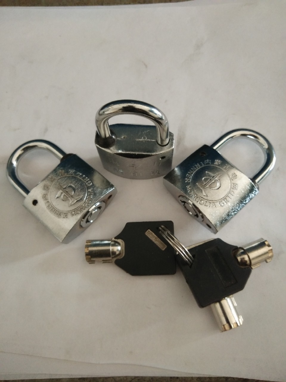 厂家直销30/35梅花锌合金挂锁 电力表箱锁 通开防水防锈锁