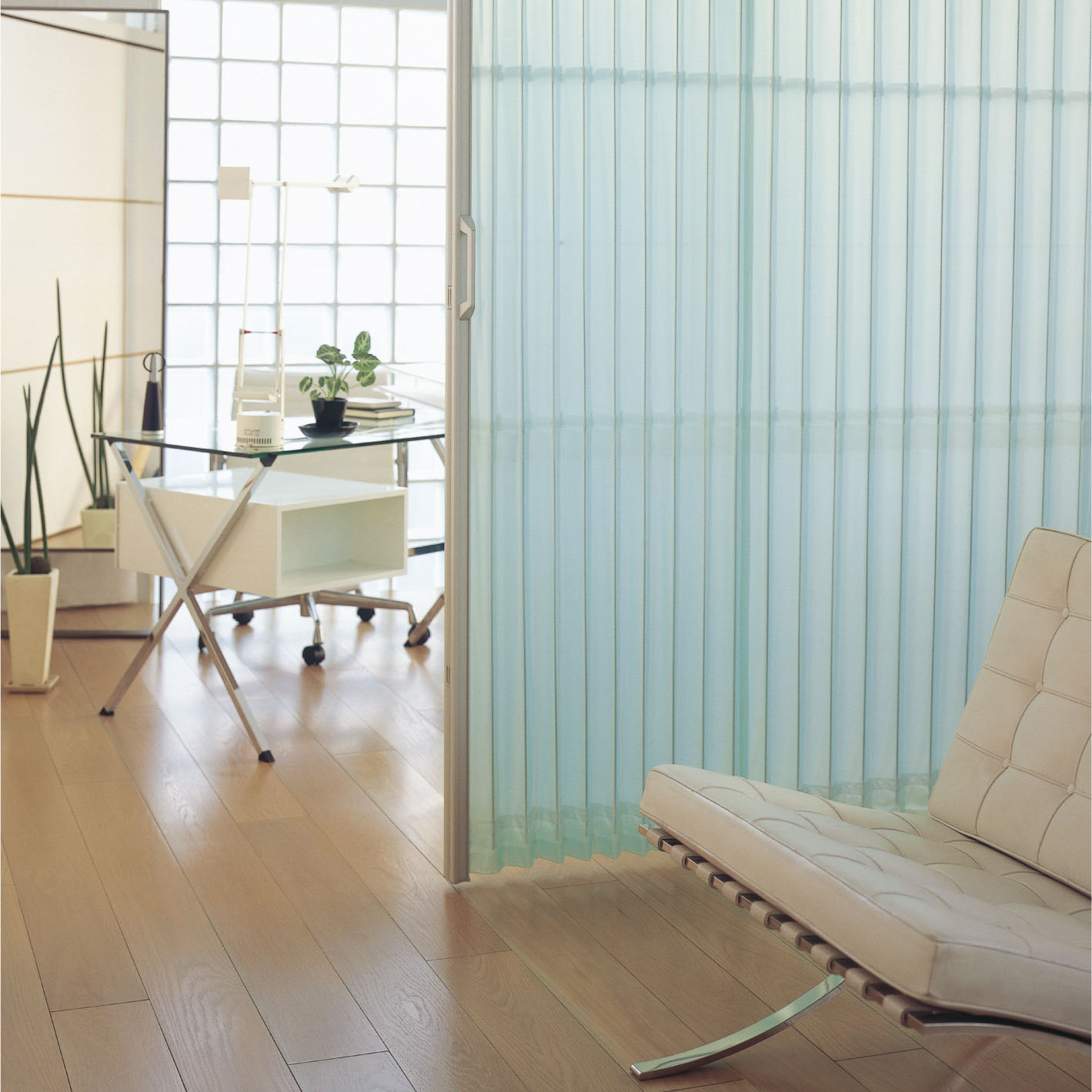 日本立川豪华透明折叠门室内移门定制储藏室折叠门pvc厨房门