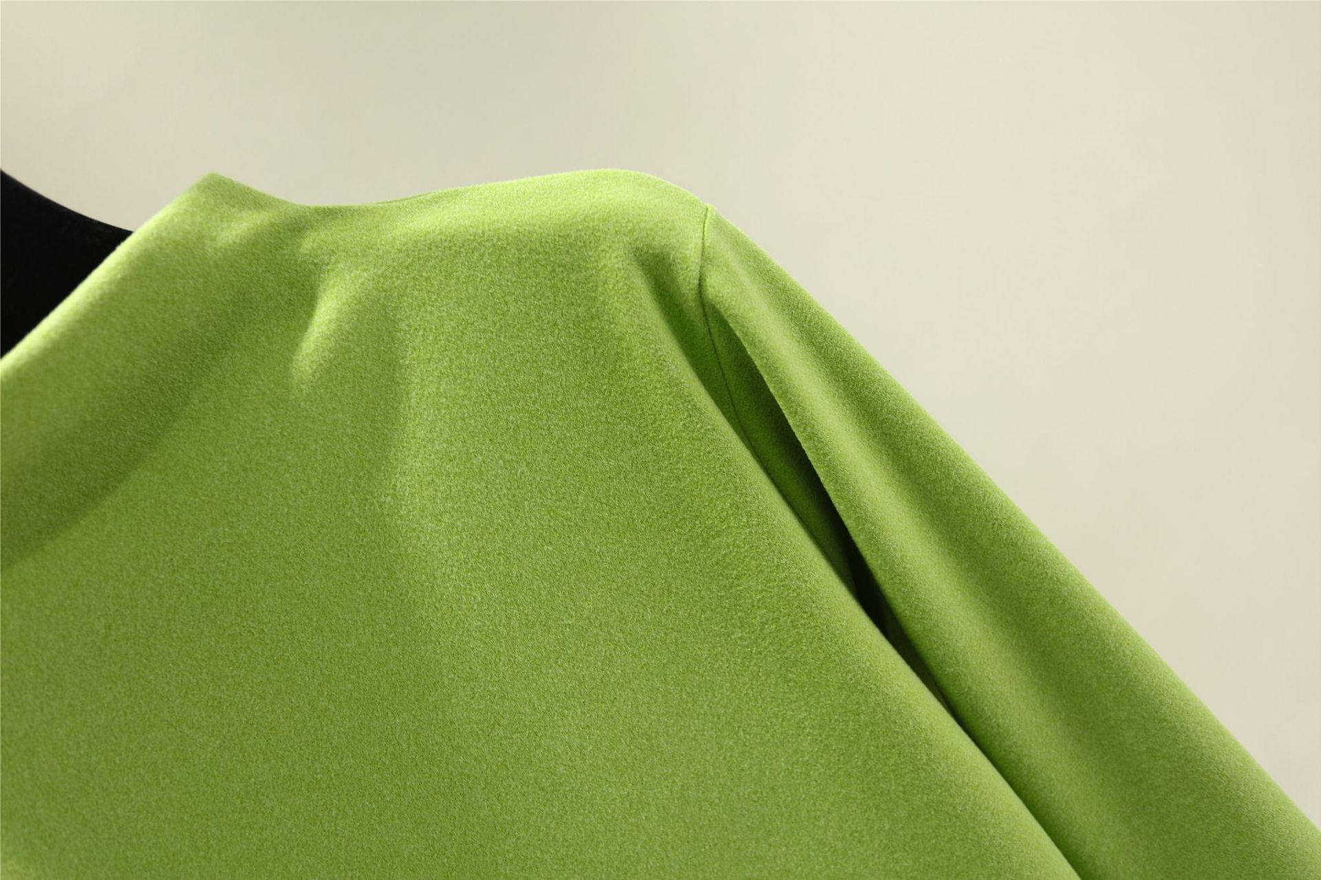 成分 粘纤 主面料成分的含量 30%-50% 主图来源 实拍无模特 图案 纯色