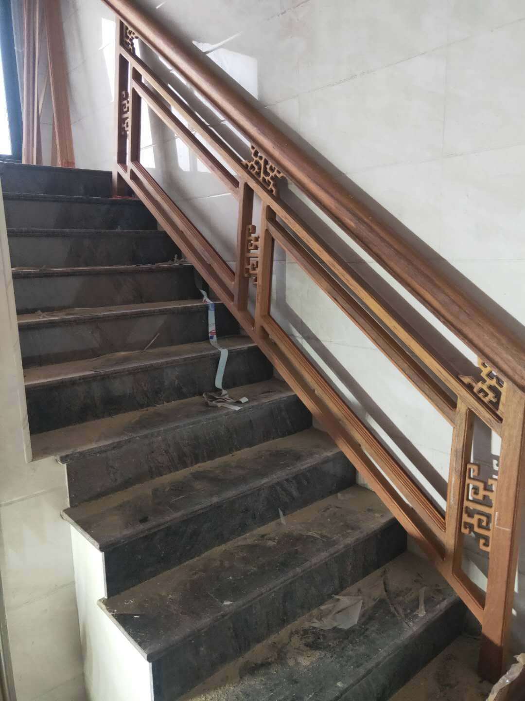 印尼菠萝格实木楼梯扶手复式护栏别墅花板雕花扶手立柱红木扶手