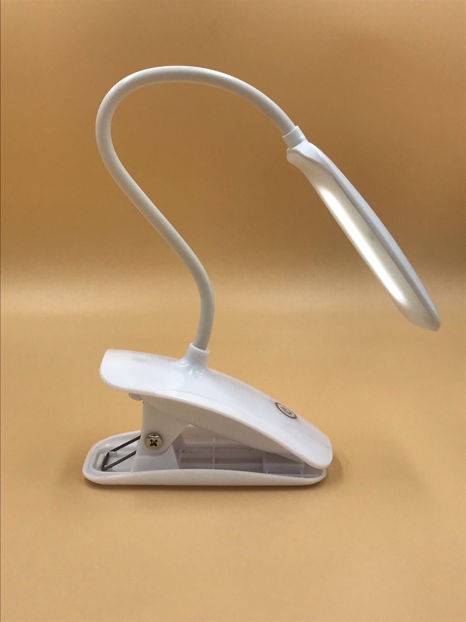 小台灯充电台灯,led台灯夹子护眼灯,小台灯,led台灯深圳厂家批