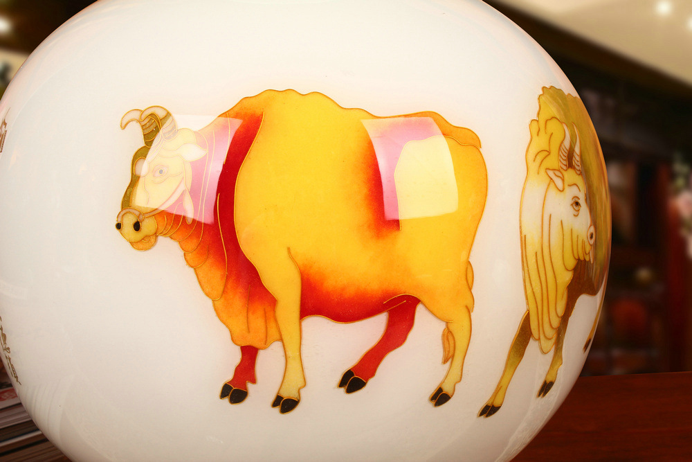 景德镇陶瓷器花瓶 高档金麦秆白五牛图花瓶 现代中式家居装饰摆件