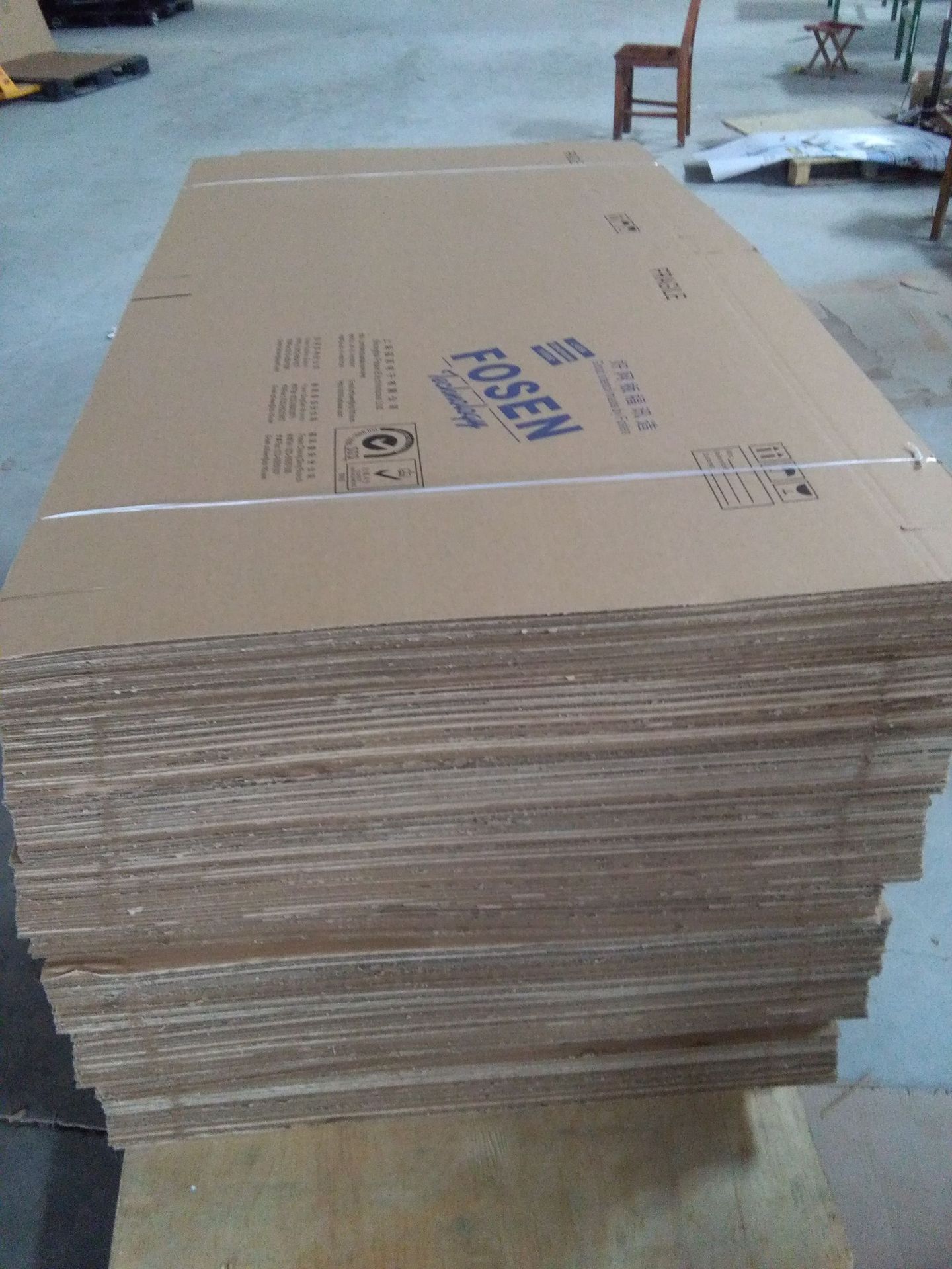 供应青岛纸箱桶状纸箱大型异形纸箱三层五层纸箱来料加工彩盒