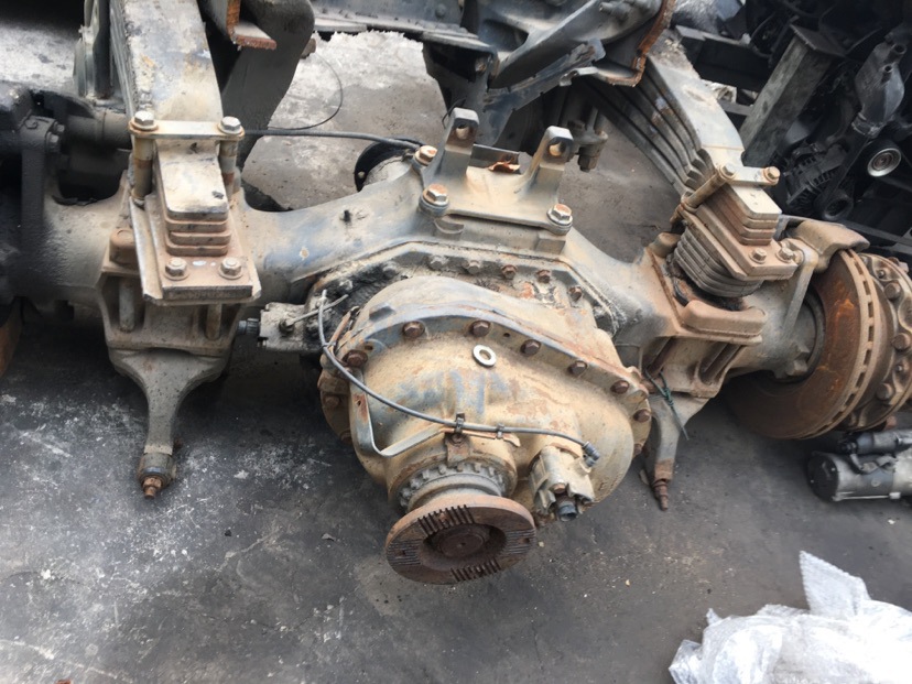 适用于奔驰泵车配件3341后桥总成二手拆车奔驰泵车后桥总成