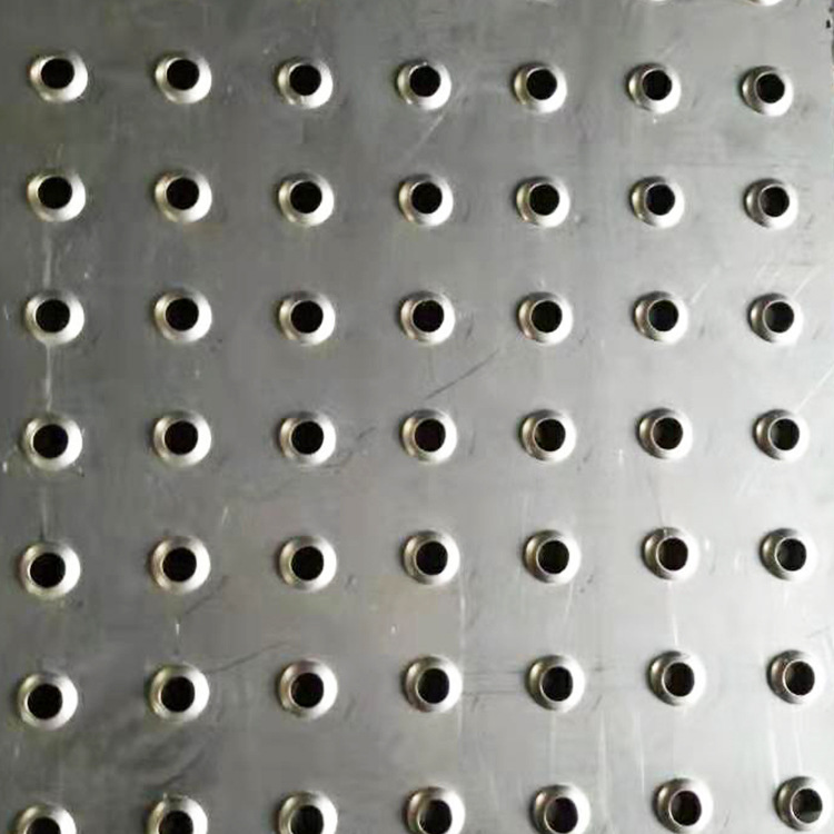 厂家供应圆孔防滑板金属防滑板冲孔筛板铁板冲孔网