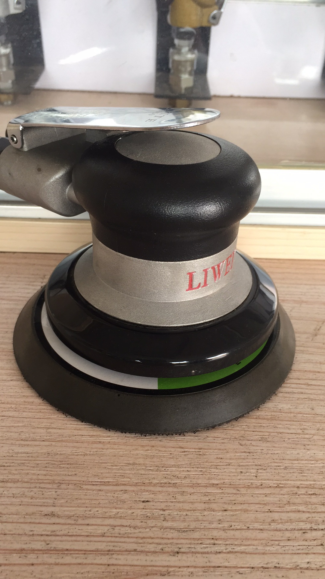 力威特气动打磨机圆盘抛光机砂纸机砂光机腻子打磨机