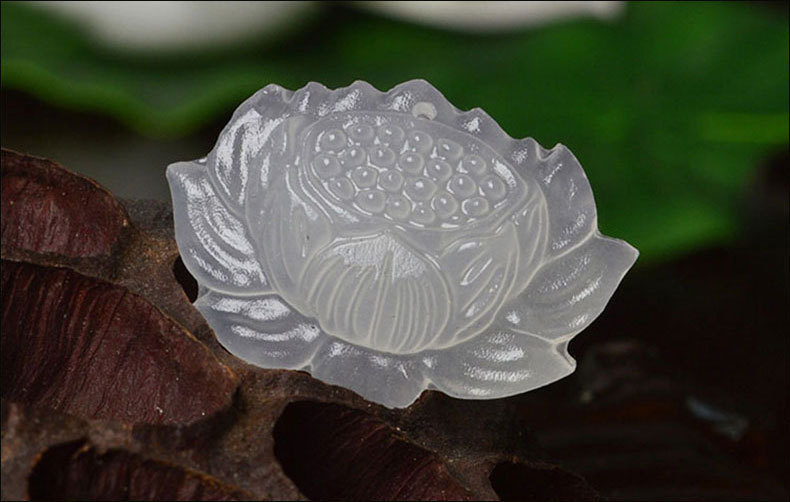 天然冰种白玉髓莲花吊坠 玛瑙荷花玉坠女款毛衣链项坠挂件批发