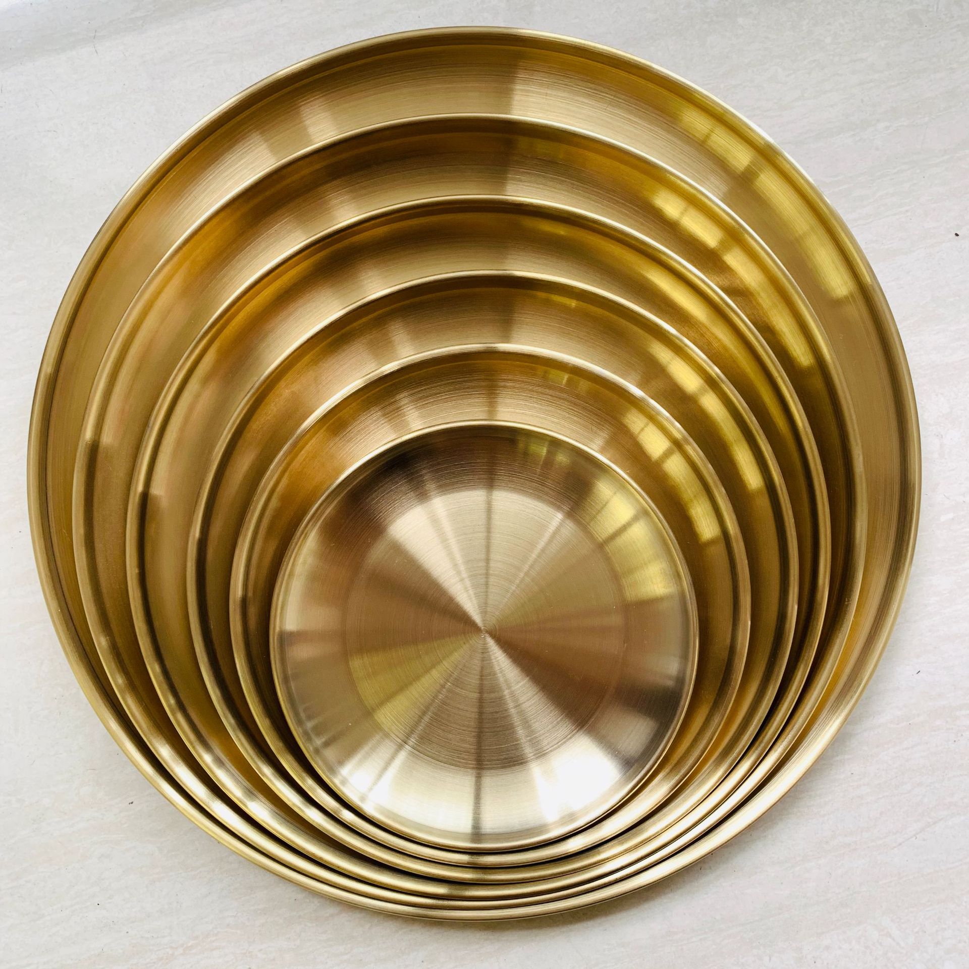 不锈钢金盘加厚圆盘镀钛金色咖啡厅托盘水果盘蛋糕盘骨碟菜碟浅盘