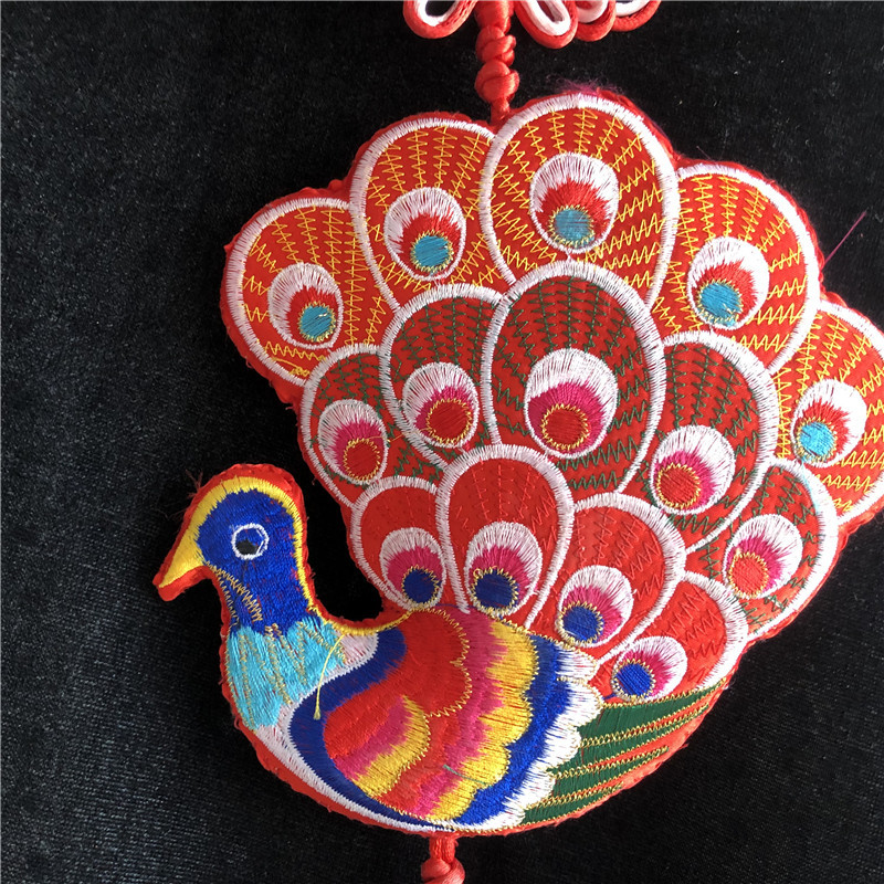 韩式民俗工艺品餐厅装饰孔雀流苏挂饰朝鲜族饭店挂饰扇形刺绣挂饰