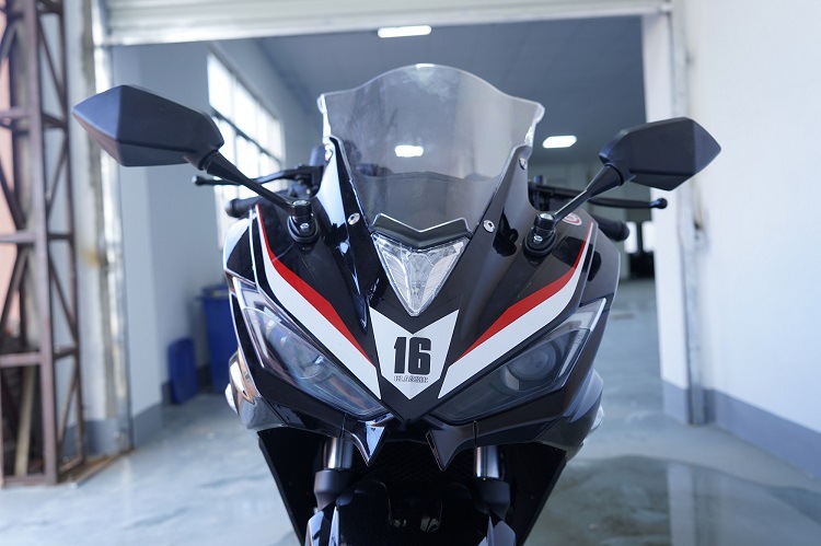 国四电喷v6小忍者r35摩托车跑车双缸400cc水冷趴赛重型机车