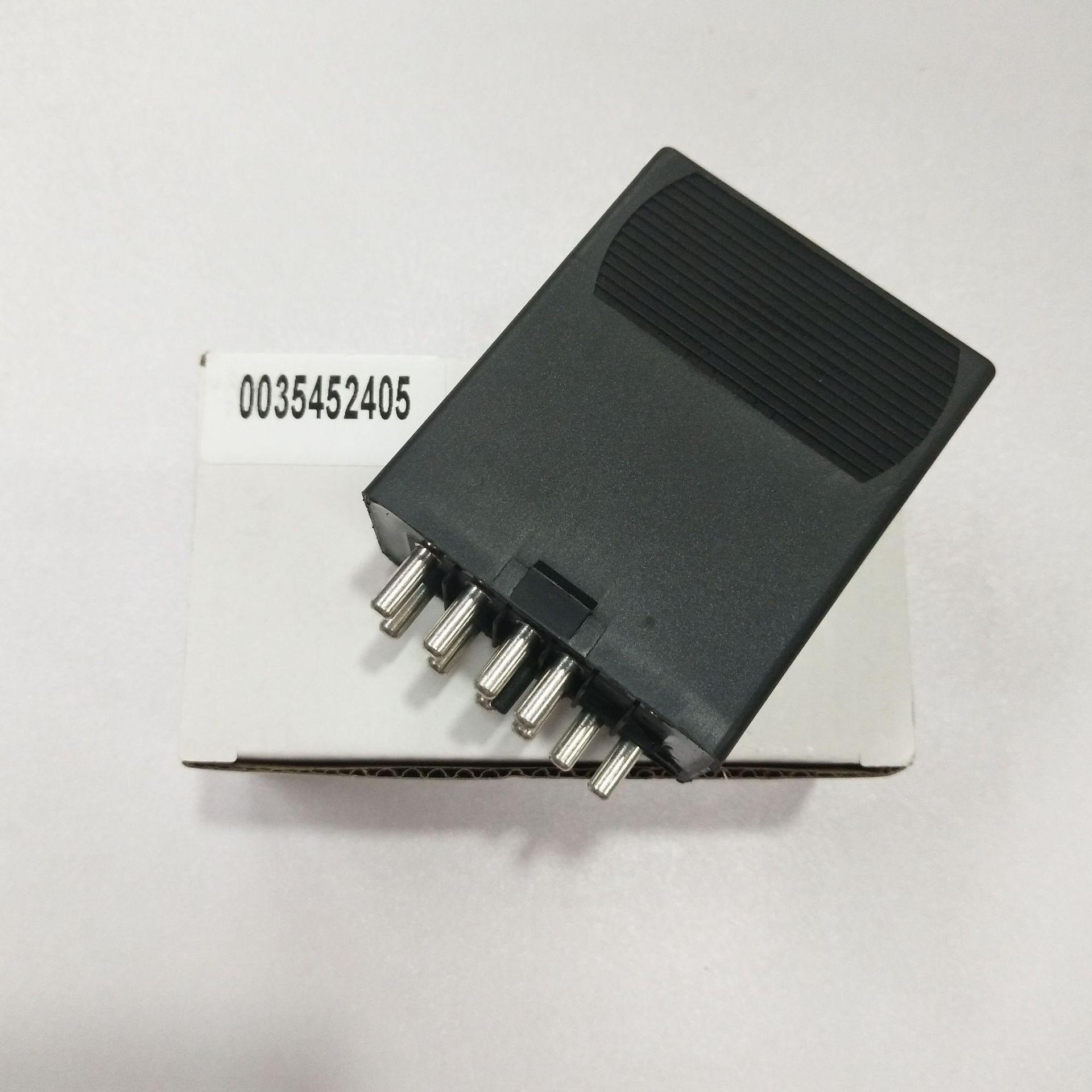 汽车老款油泵继电器 适用于奔驰w124 c124 w201 w463 厂家直销
