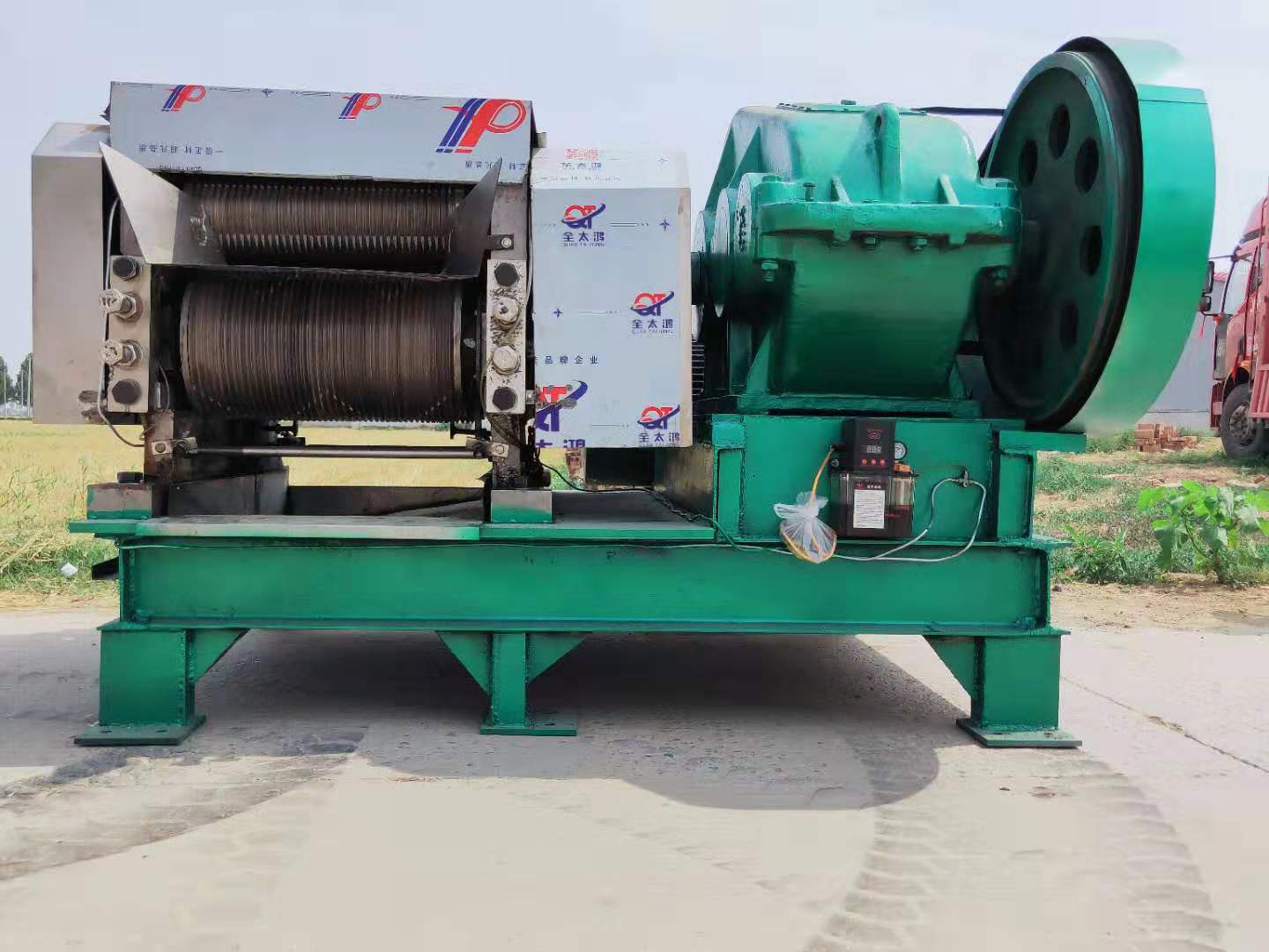 大型甘蔗机带电机价格 大型甘蔗榨汁机 大甘蔗压榨机 20t/小时厂