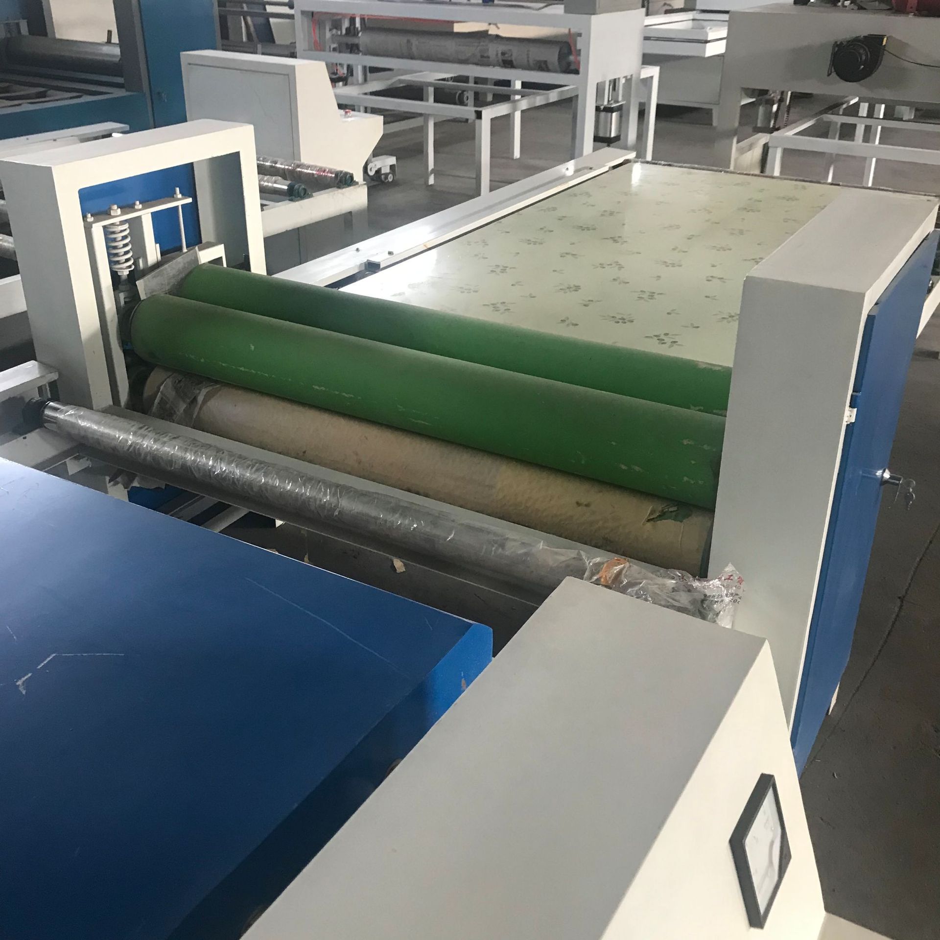 板式家具橱柜板贴面机 大板胶合板涂胶机械 辊压涂胶不漏胶厂家