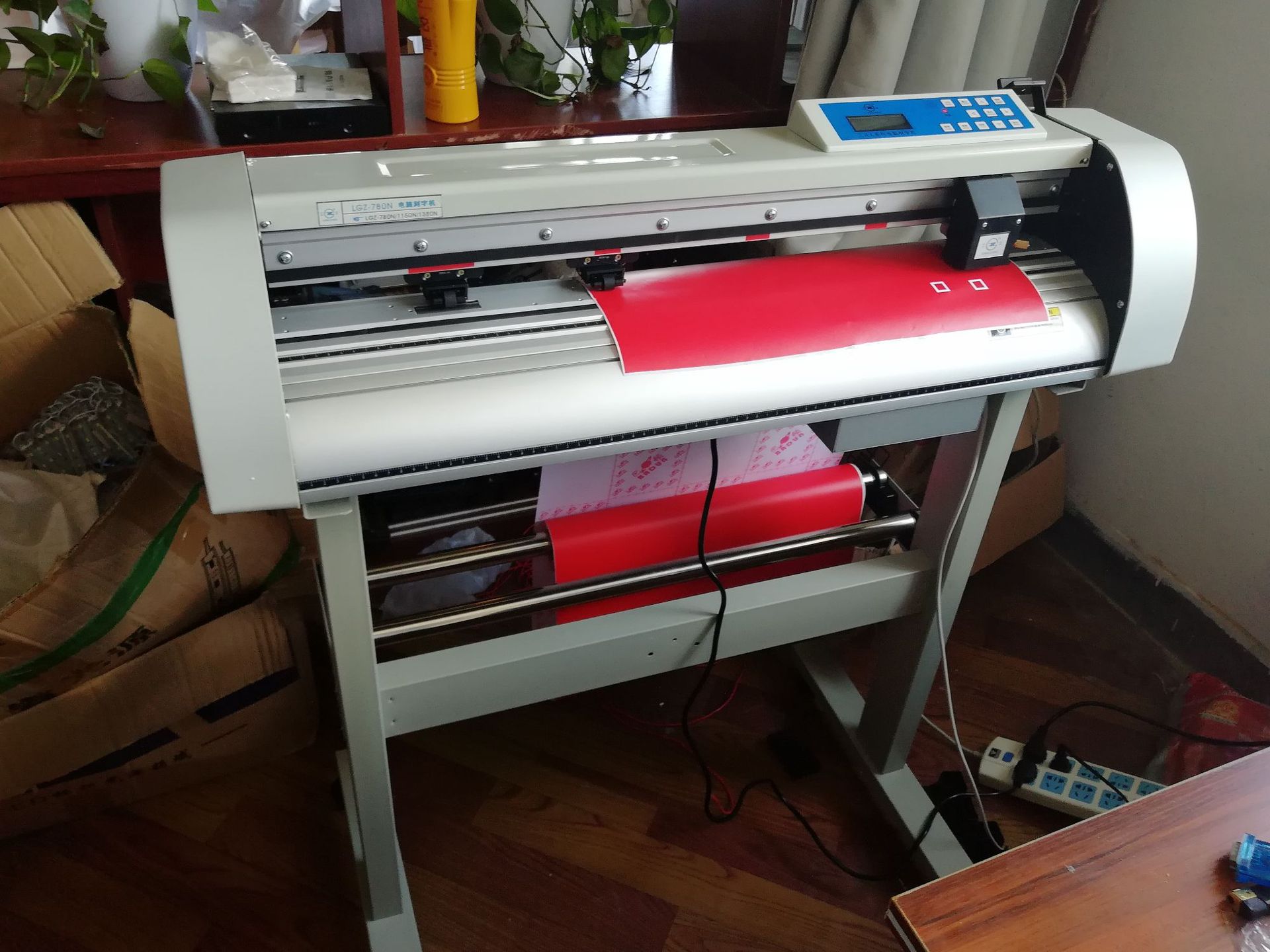 墙贴行业汽车贴纸行业专用电脑刻字机