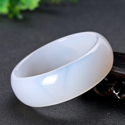 巴西白玛瑙手镯 厂家批发加宽加厚白玛瑙手镯会销礼品自戴