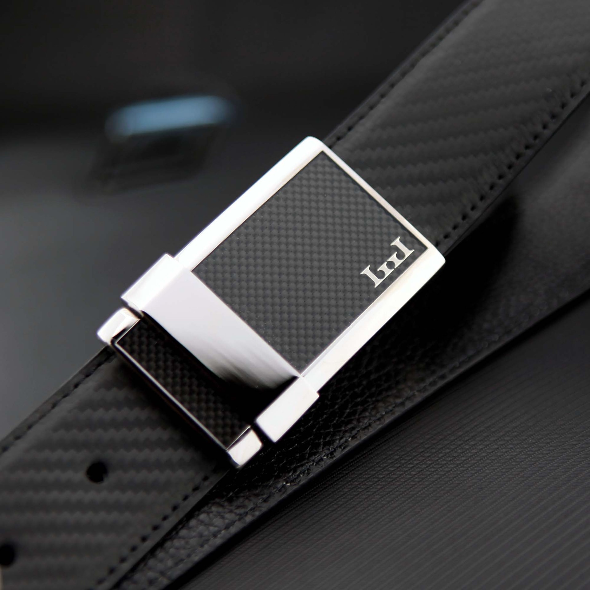 板扣皮带 新款男士真皮腰带 男式存铜平滑扣腰带批发淘货源