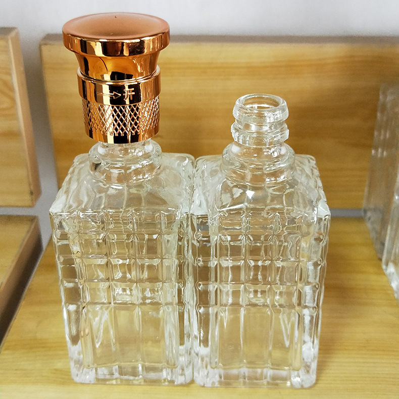 100ml方钻洋酒瓶加厚玻璃伏特加酒瓶可定制透明红酒瓶方形白酒瓶
