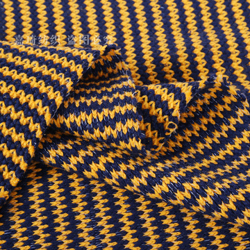 经纬编涤纶晴纶锦纶150d提花粗针染色针织衫时装经纬编涤纶布料