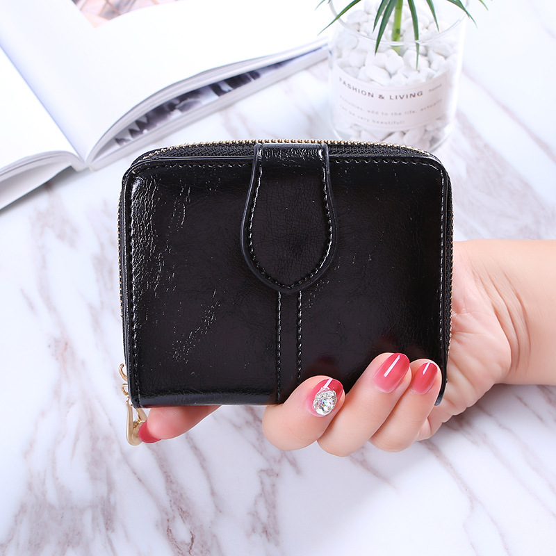 2023 Cross-Border New Short Wallet Women's Oil Wax Leather Retro Coin Purse Buckle Coin Bag Women's Small Wallet