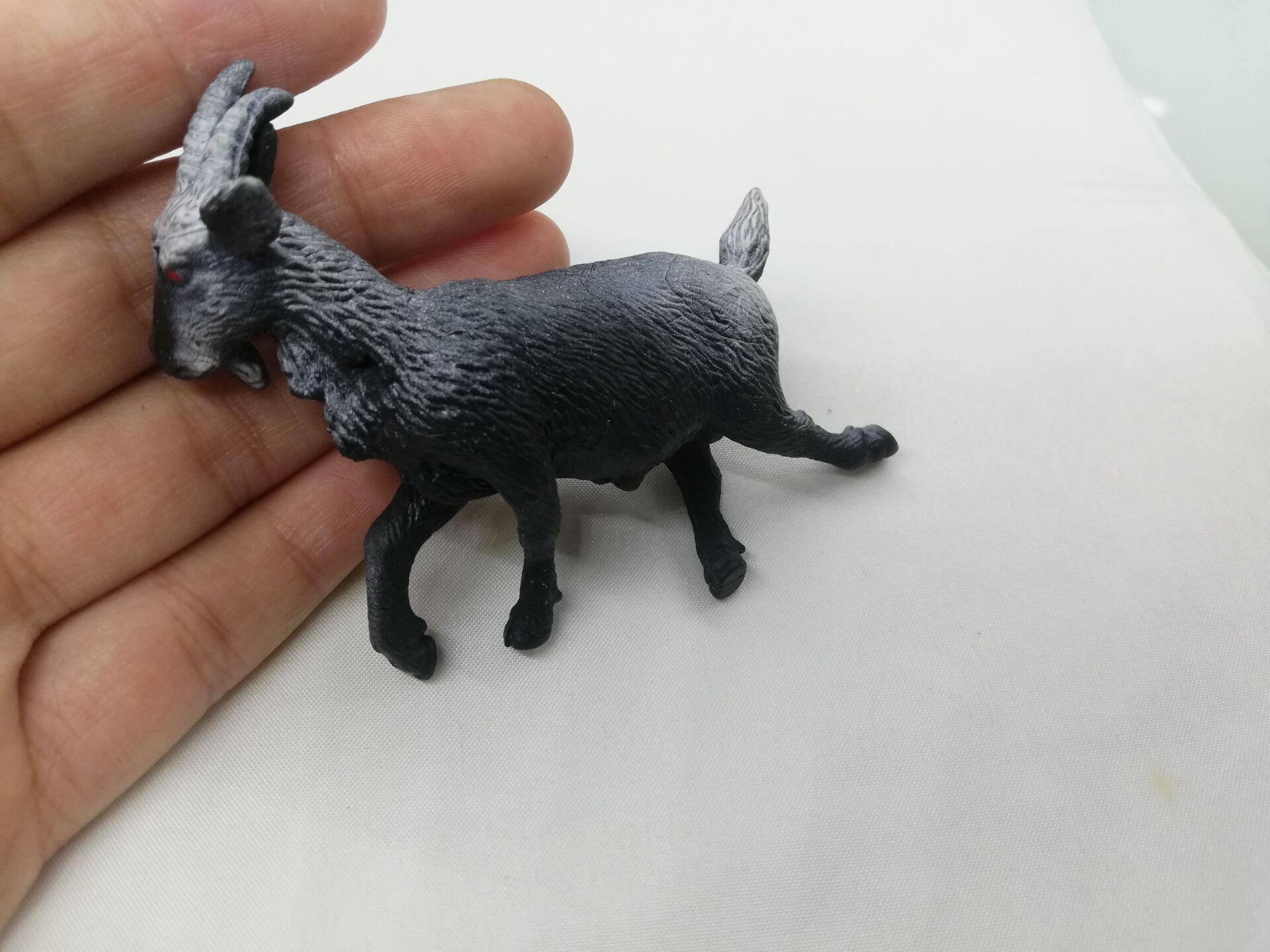 亚马逊整人山羊玩具儿童创意个性模型玩具万圣节恶搞整蛊玩具批发