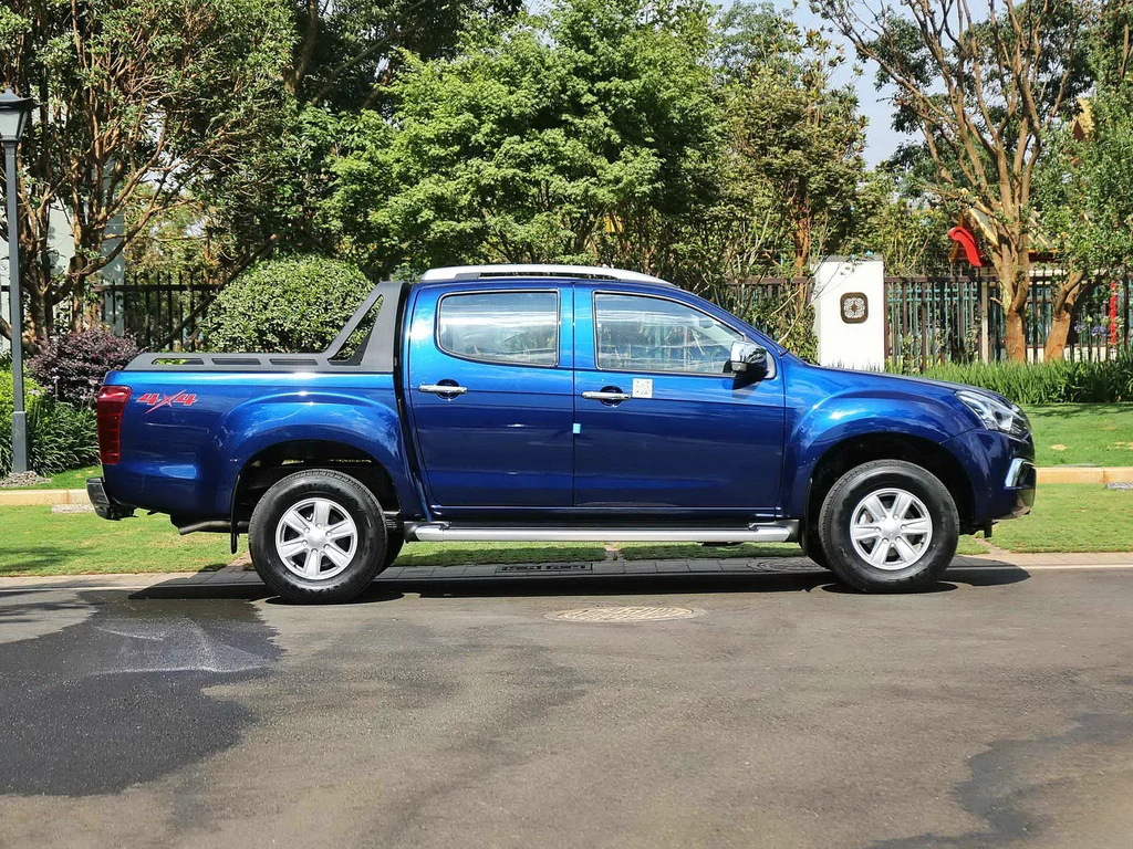 宝蓝色皮卡居然这么好看