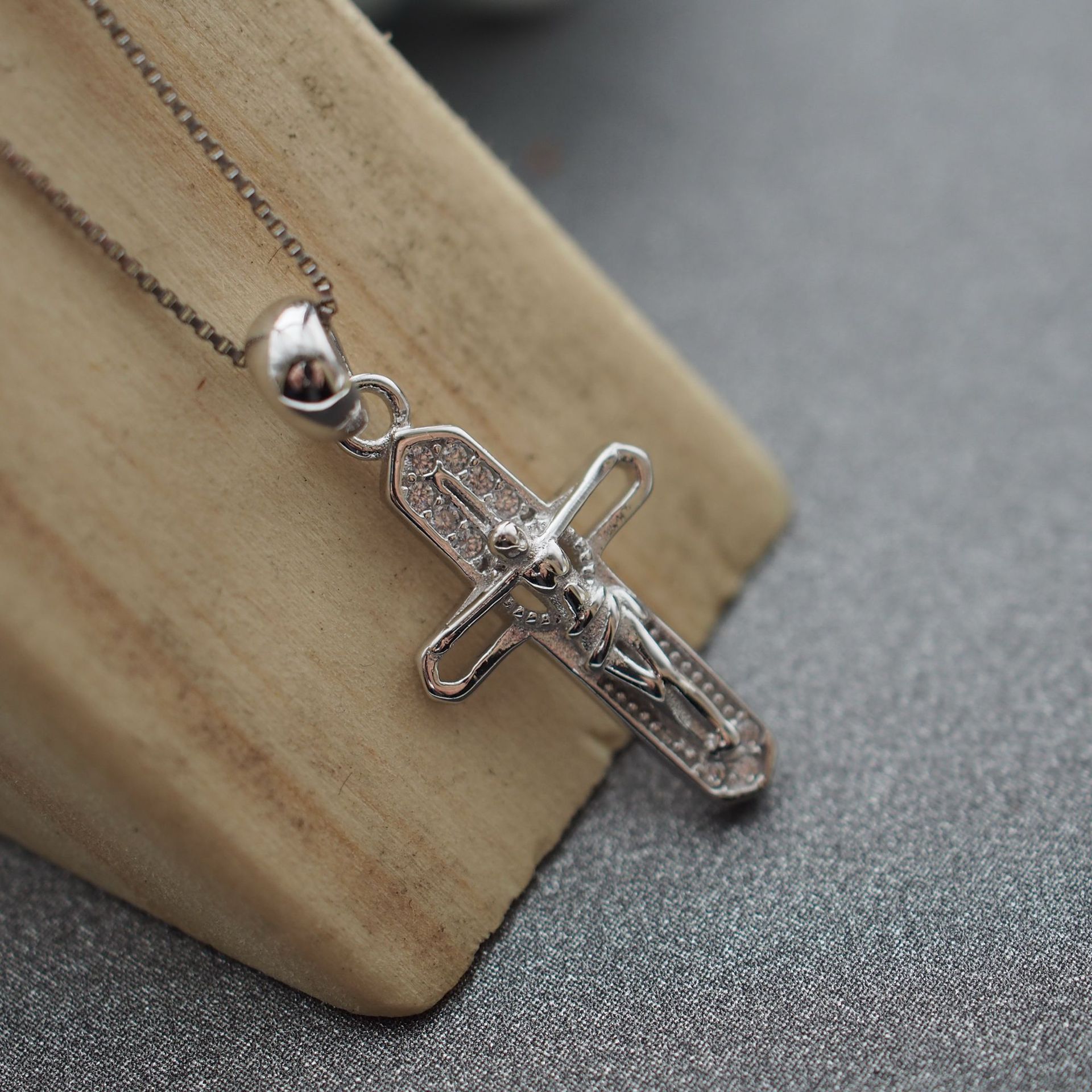 2019新款立体十字架吊坠925纯银创意基督教十字架吊坠项链