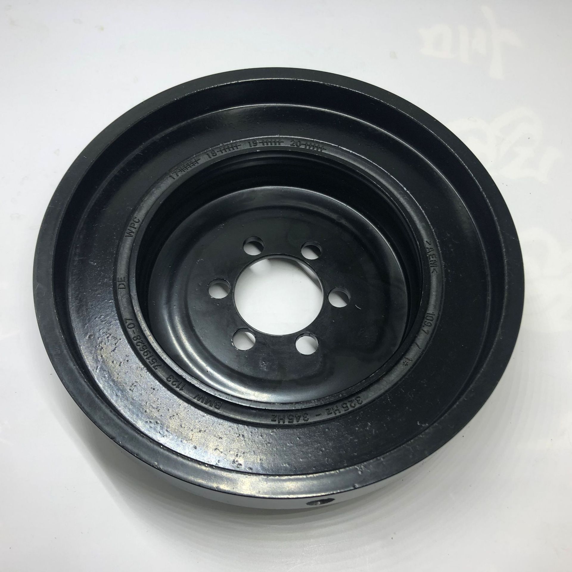 曲轴皮带轮 扭振减震器 适用宝马5系f18f02x3f25 11237577663