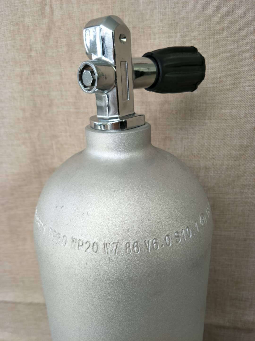 8l 8升潜水气瓶 铝合金 碳纤维 高压氧气罐 喷砂压缩空气瓶6l 6升