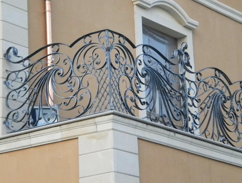 出口中东佛山厂家 高端定制铁艺护栏 弯花蝴蝶拼接弧型阳台防护栏
