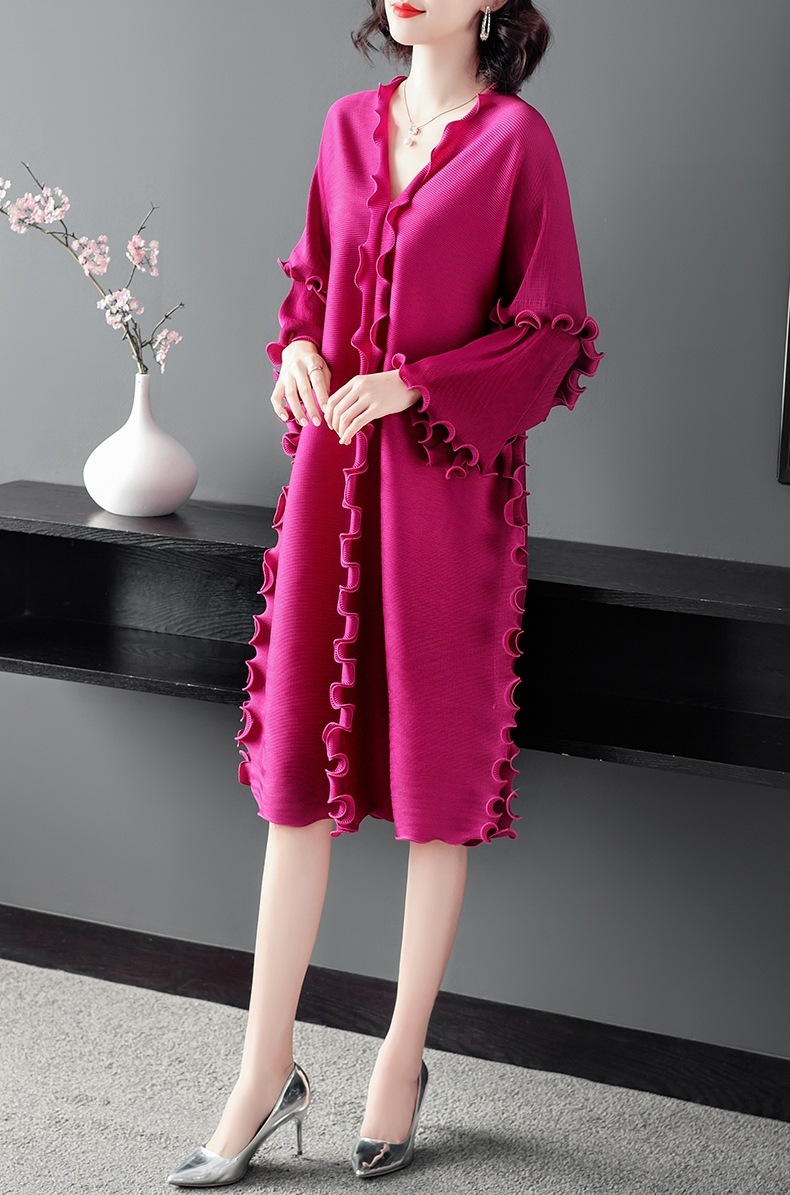 ly001褶皱连衣裙大码木耳边压摺裙