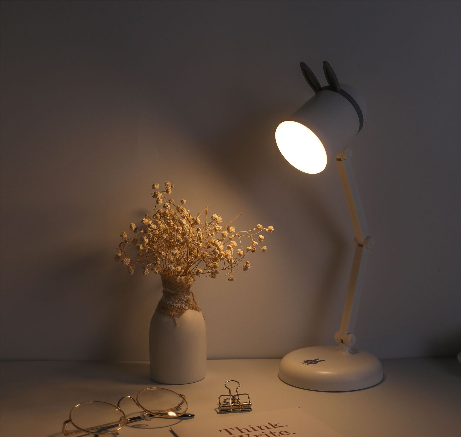 护眼台灯led可充电台灯学生宿舍卡通兔折叠触摸三档智能调光台灯