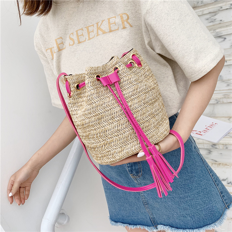 2019 New Fashion Straw Bag Korean Style Tassel Bucket Bag Woven Shoulder Messenger Bag Wholesale