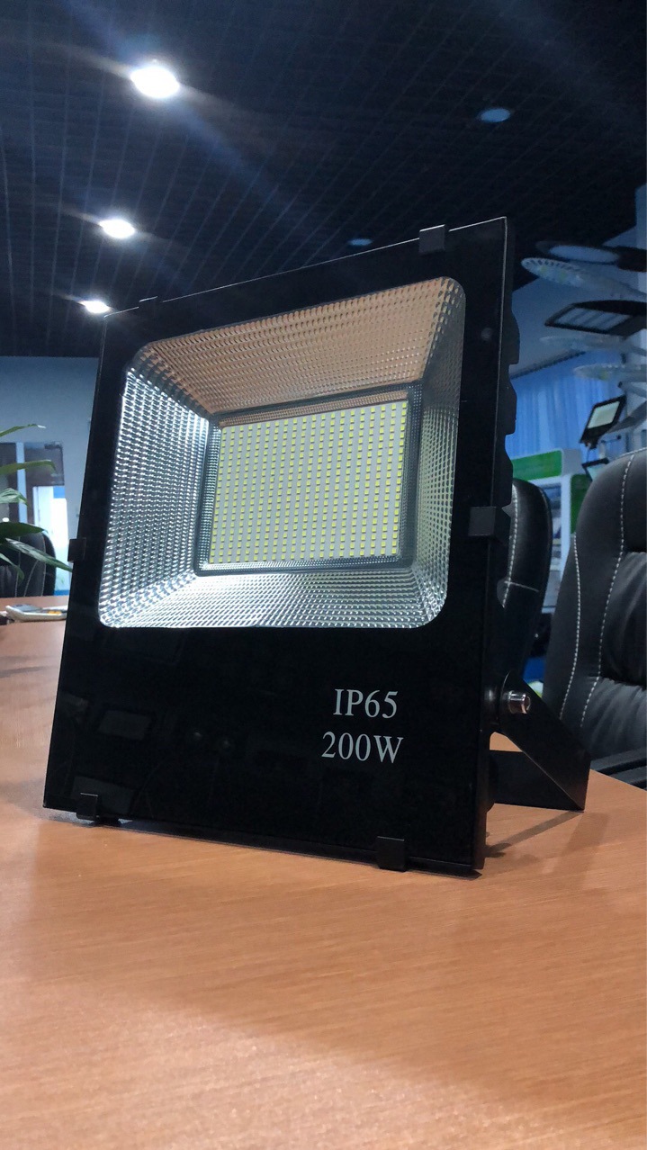 5054黑金刚投光灯200w30w50w100w150w