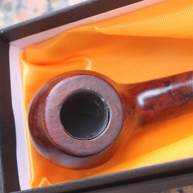 公司专业线下实体店10年开店经验,立足义乌从事各种胶木实木烟斗批发