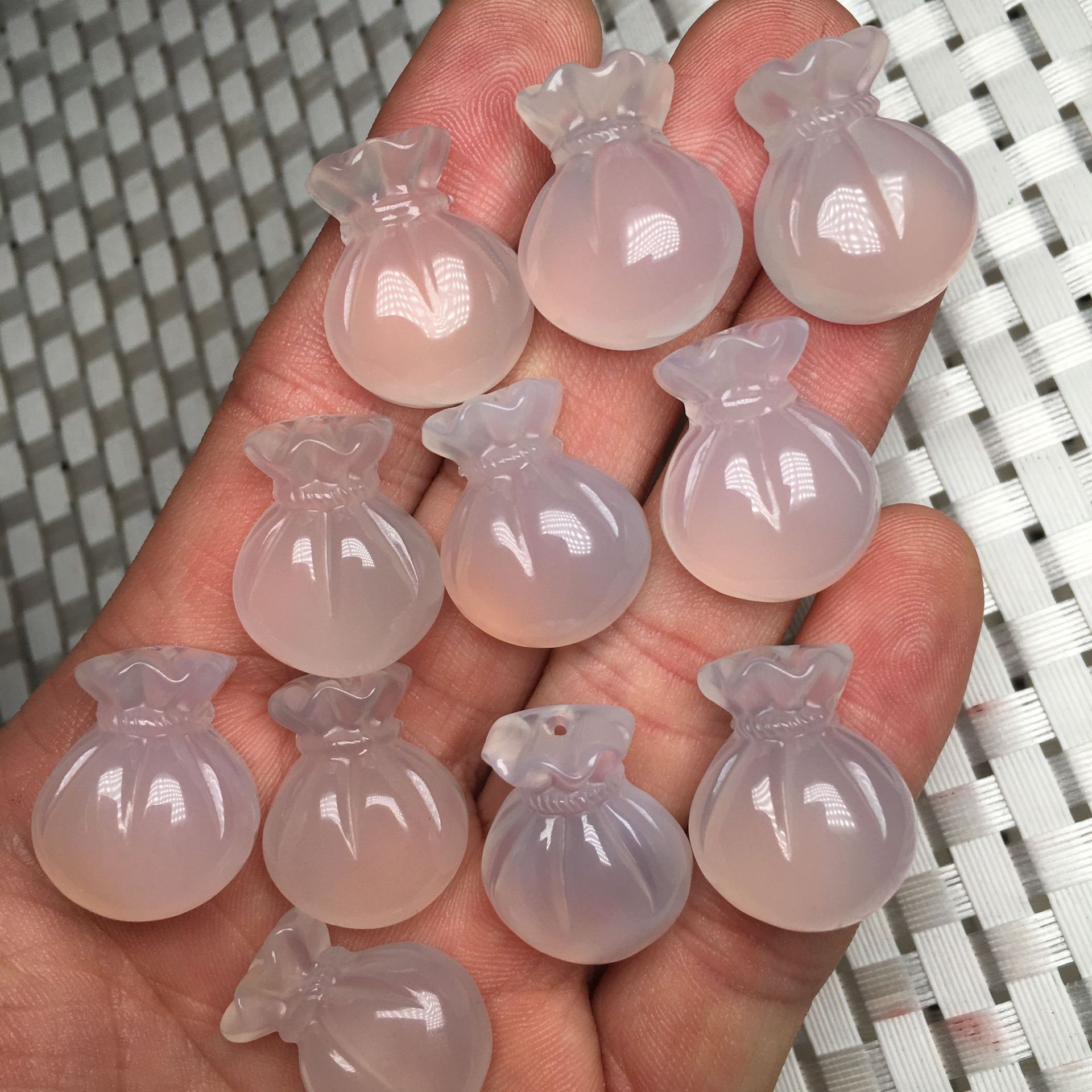 玉髓钱袋吊坠 玛瑙小钱袋吊坠小号白玉髓福袋项坠 玉石福袋挂坠