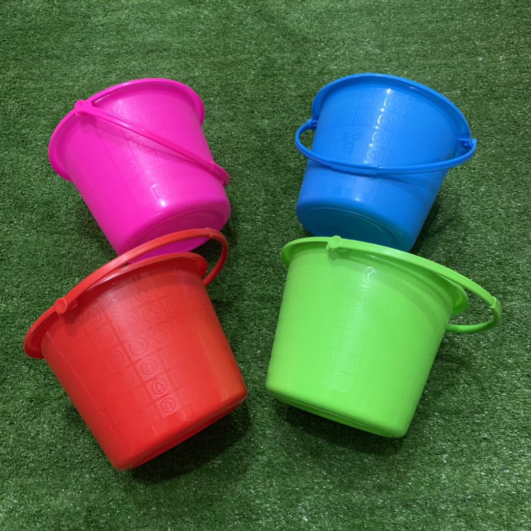 戏水塑料玩具小桶 儿童过家家沙滩玩具水桶 彩色圆形玩具水桶批发