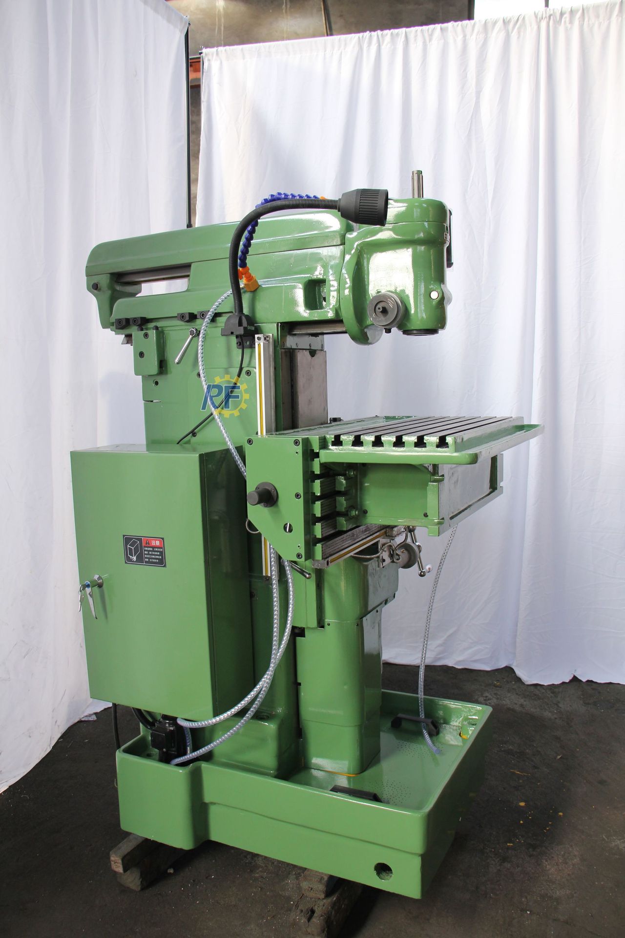 x8126工具铣x8126b铣床 适用于加工各种刀具,夹具,冲模,压模等