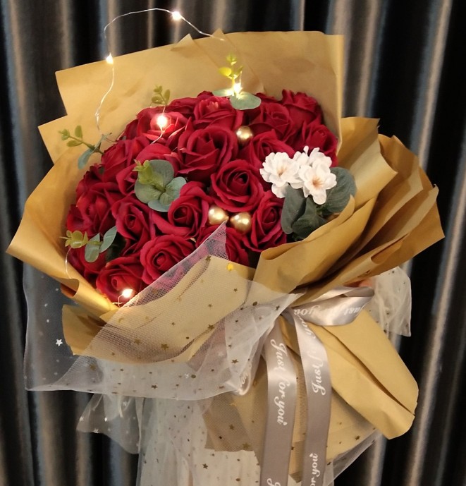 高38厘米直径34厘米左右【不含灯】33朵香皂花拍下