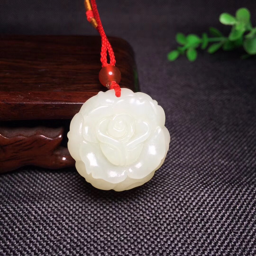 厂家直销天然和田玉白玉玫瑰花吊坠女款玉石饰品玉挂件送证书