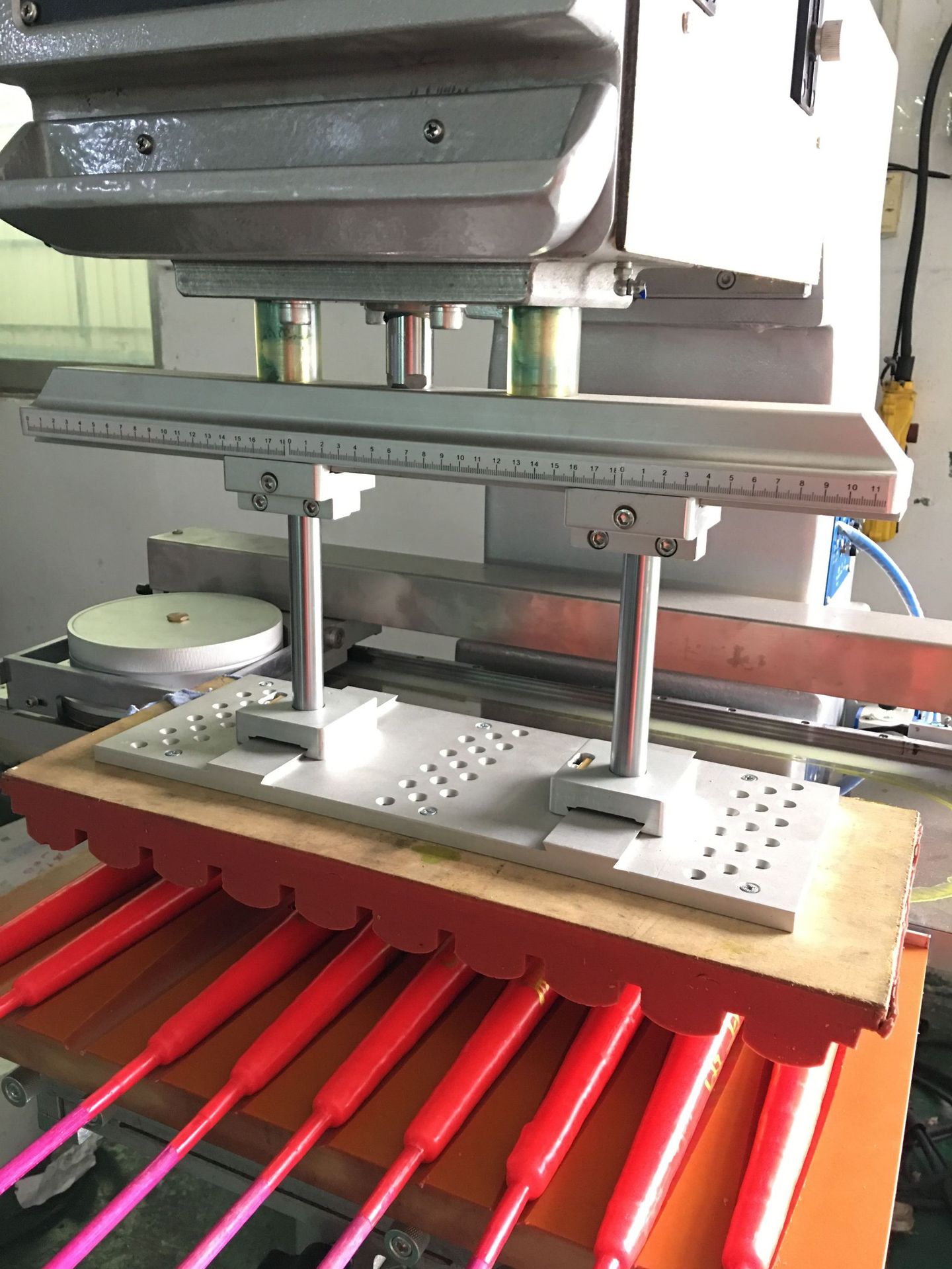 油盅蜡烛贴字机 蜡烛使用移印机 订制单色移印机 印刷厂家