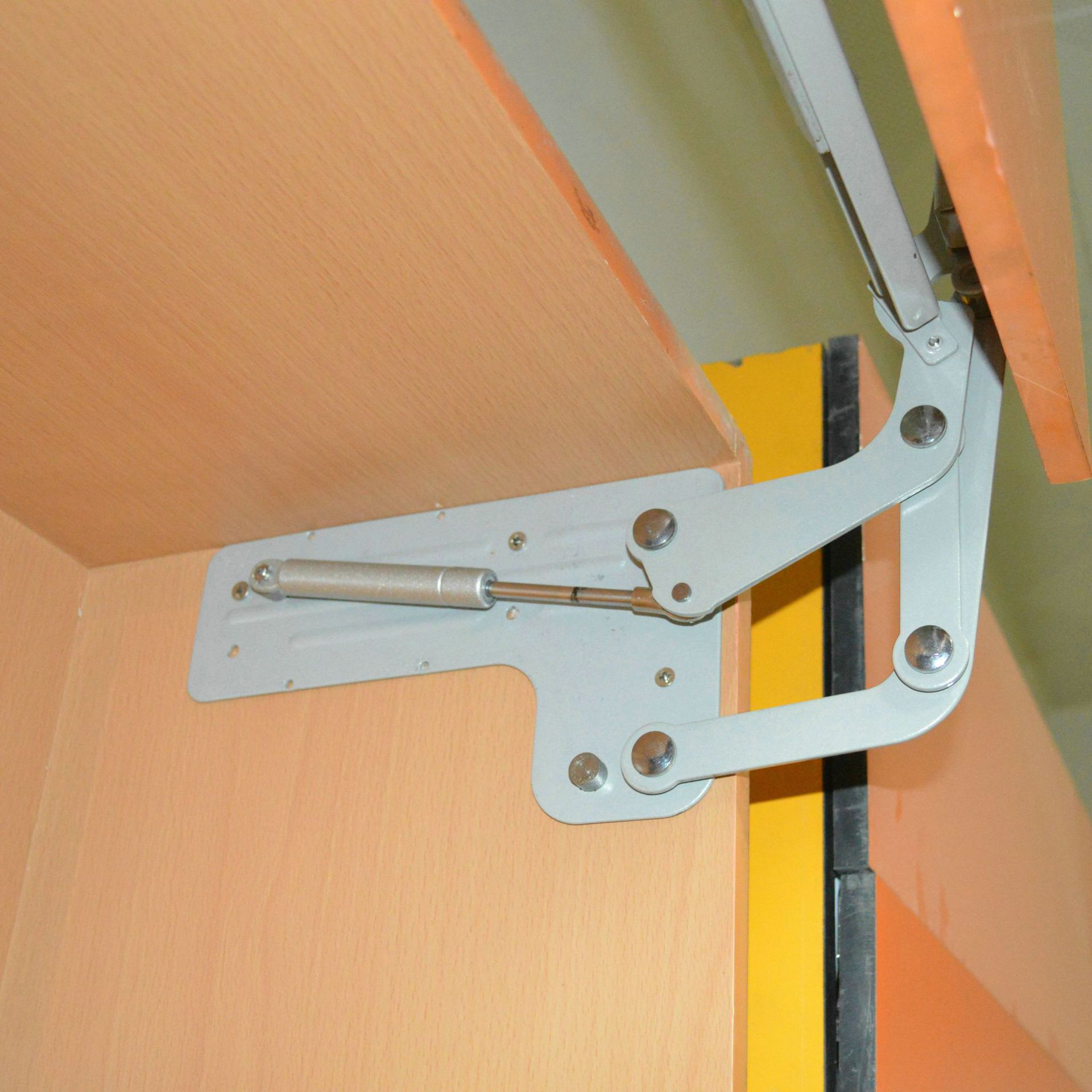 厂家促销橱柜垂直缓冲上翻平移支撑气压气撑杆液压门铰家具门配件