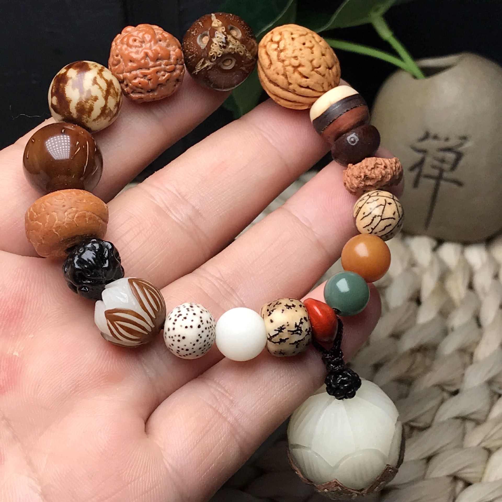 Wholesale Beads Bracelet Eighteen Prayer Beads Bracelet Duobao Bodhi Original Seed Buddha Beads Bracelet Men and Women Bracelet Wooden Beaded Bracelet