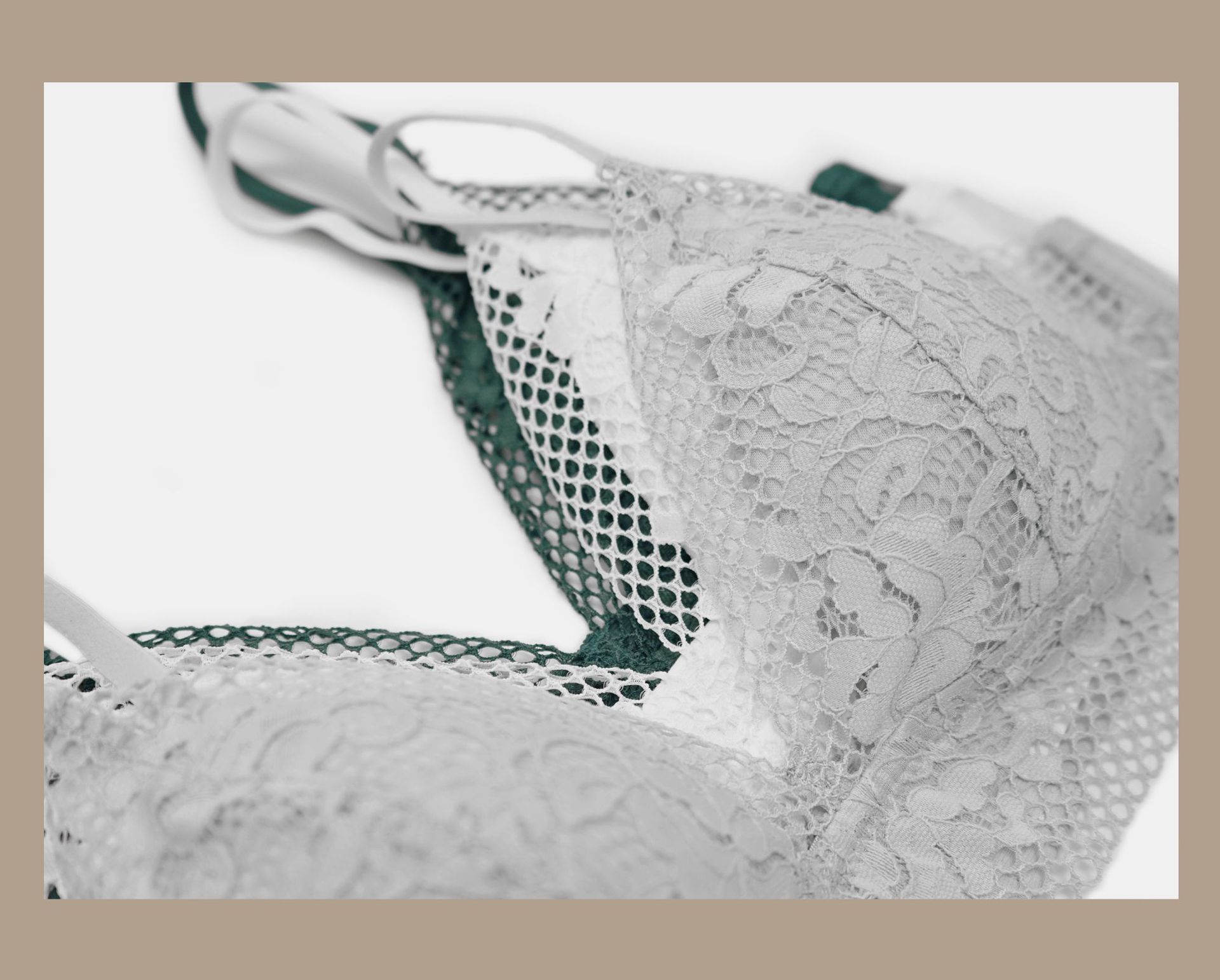 bralette蕾丝三角杯性感法式内衣 无钢圈薄垫小胸女士文胸套装