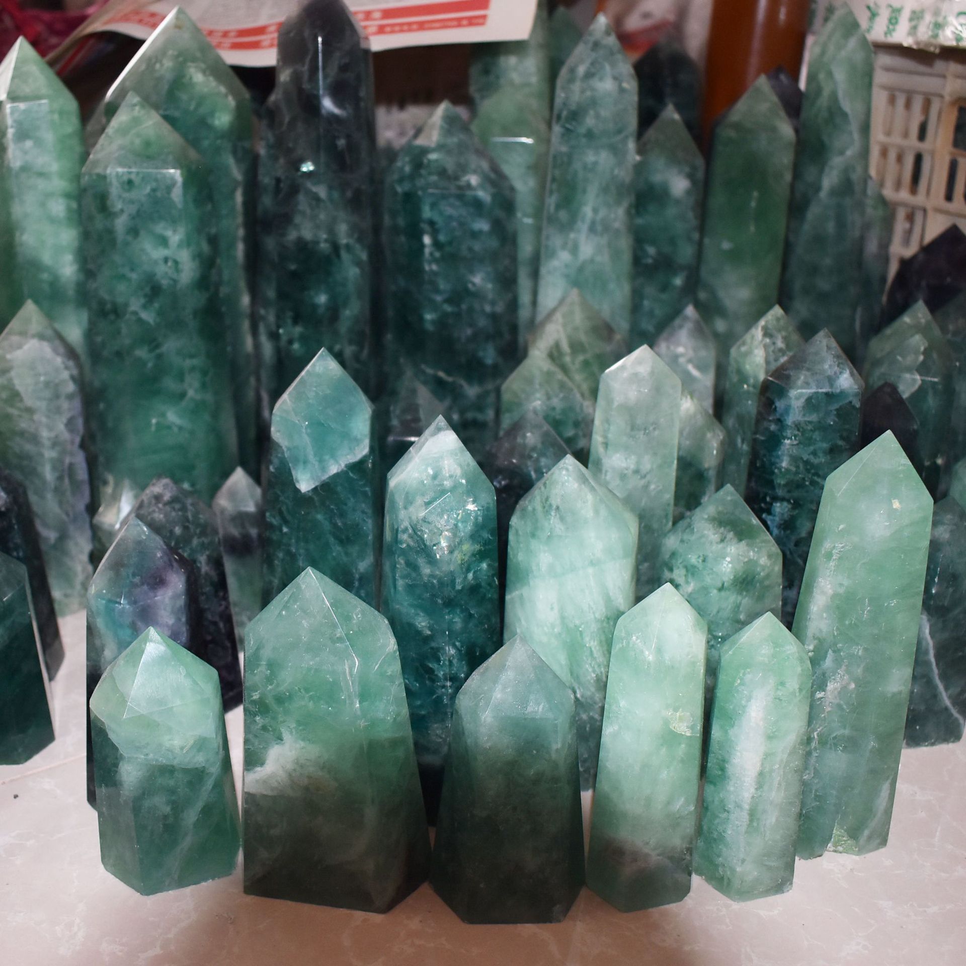 天然原石 摆件 绿萤石六棱水晶柱七彩萤石柱摆件 批发