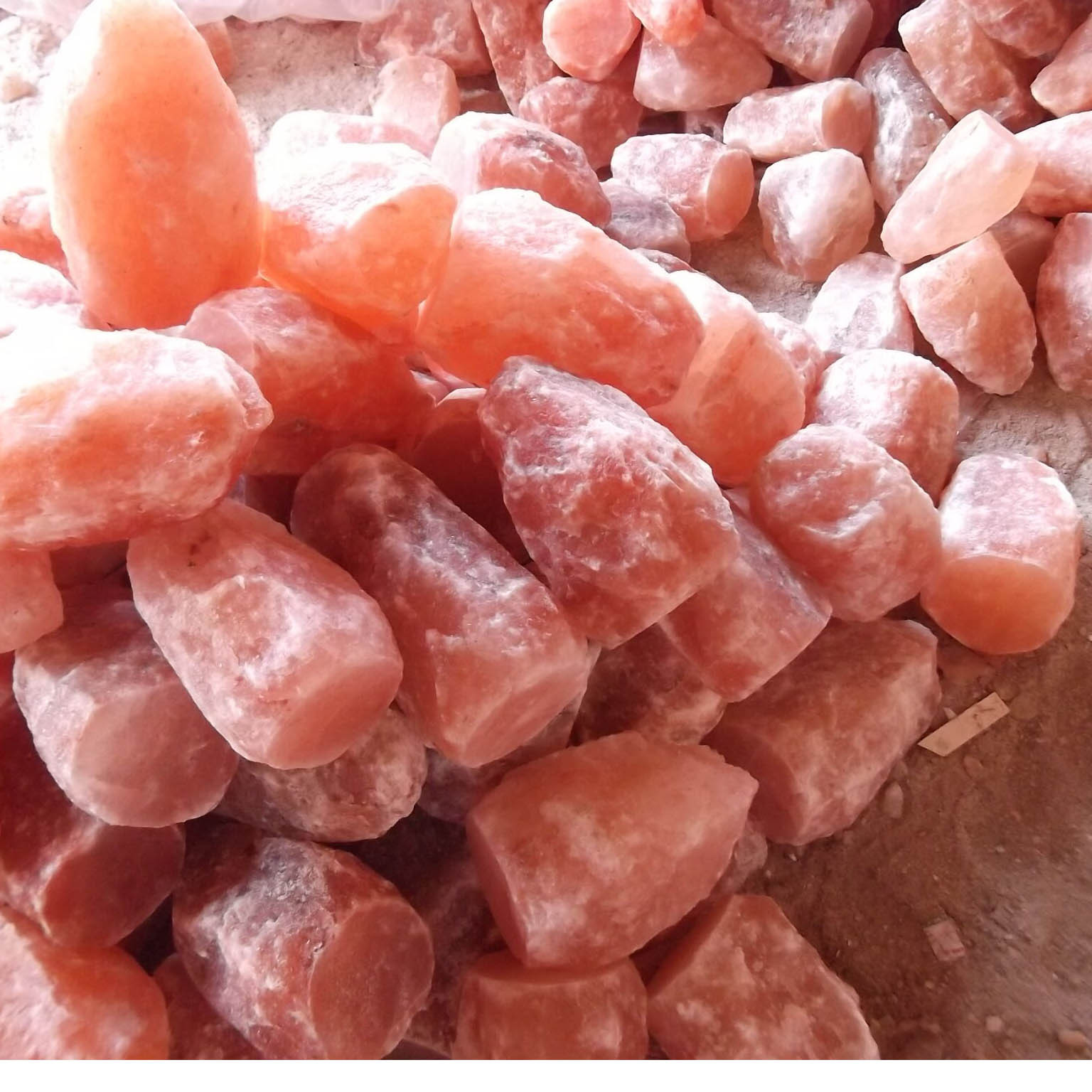 盐岩原矿石 3-5cm 岩盐块盐屋用 水晶岩盐碎石块-阿里巴巴