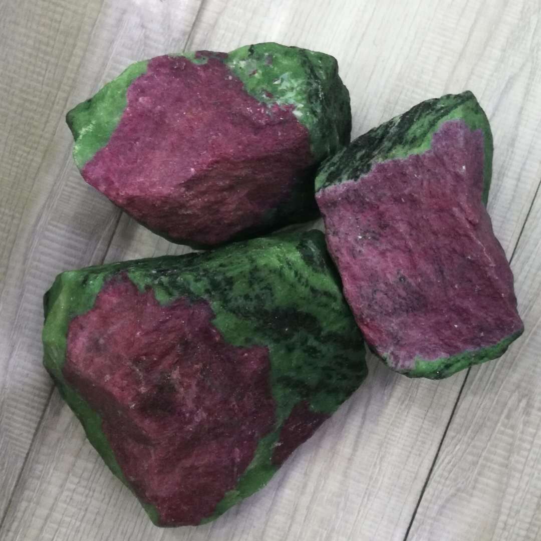 天然红绿宝原石 大块红宝石 饰品雕刻原料矿物标本摆件 原石批发