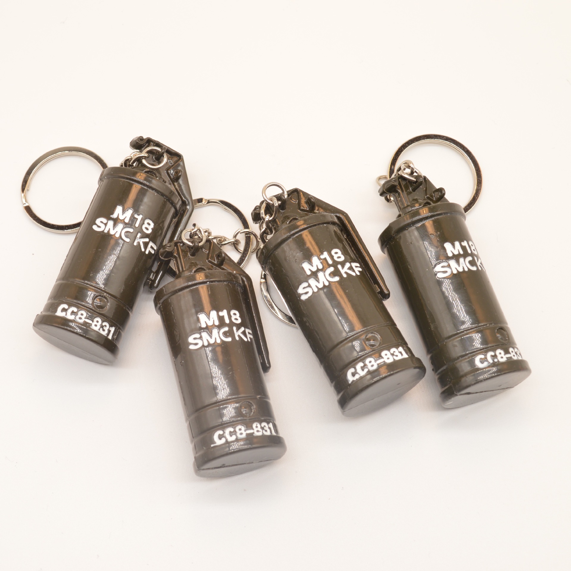 和平精英吃鸡钥匙扣晕眩手雷碎片烟雾弹绝地求生周边挂件蛋糕摆件