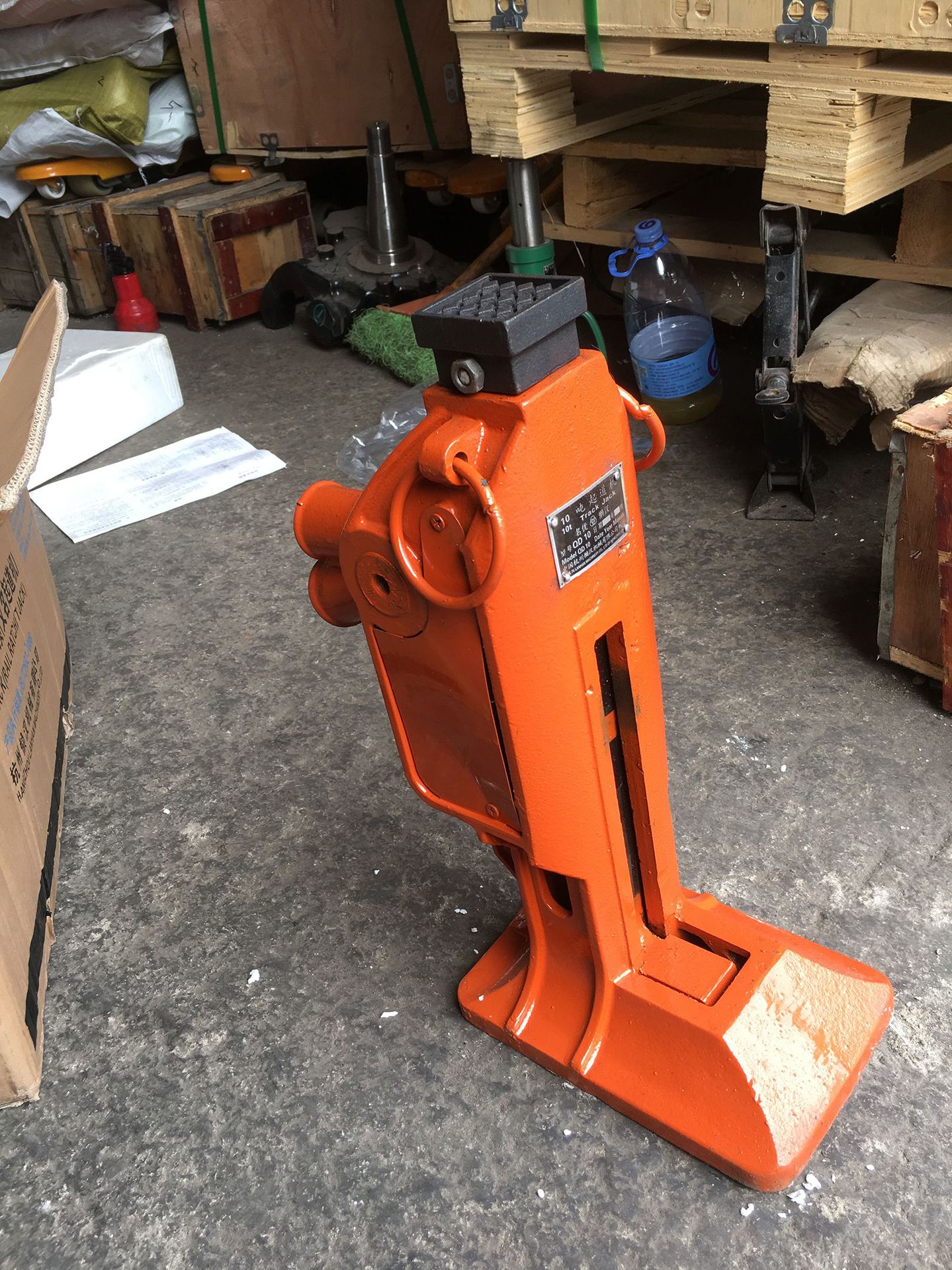 优惠杭州懒汉牌qd型机械齿条式千斤顶起道机爪式千斤顶钩顶