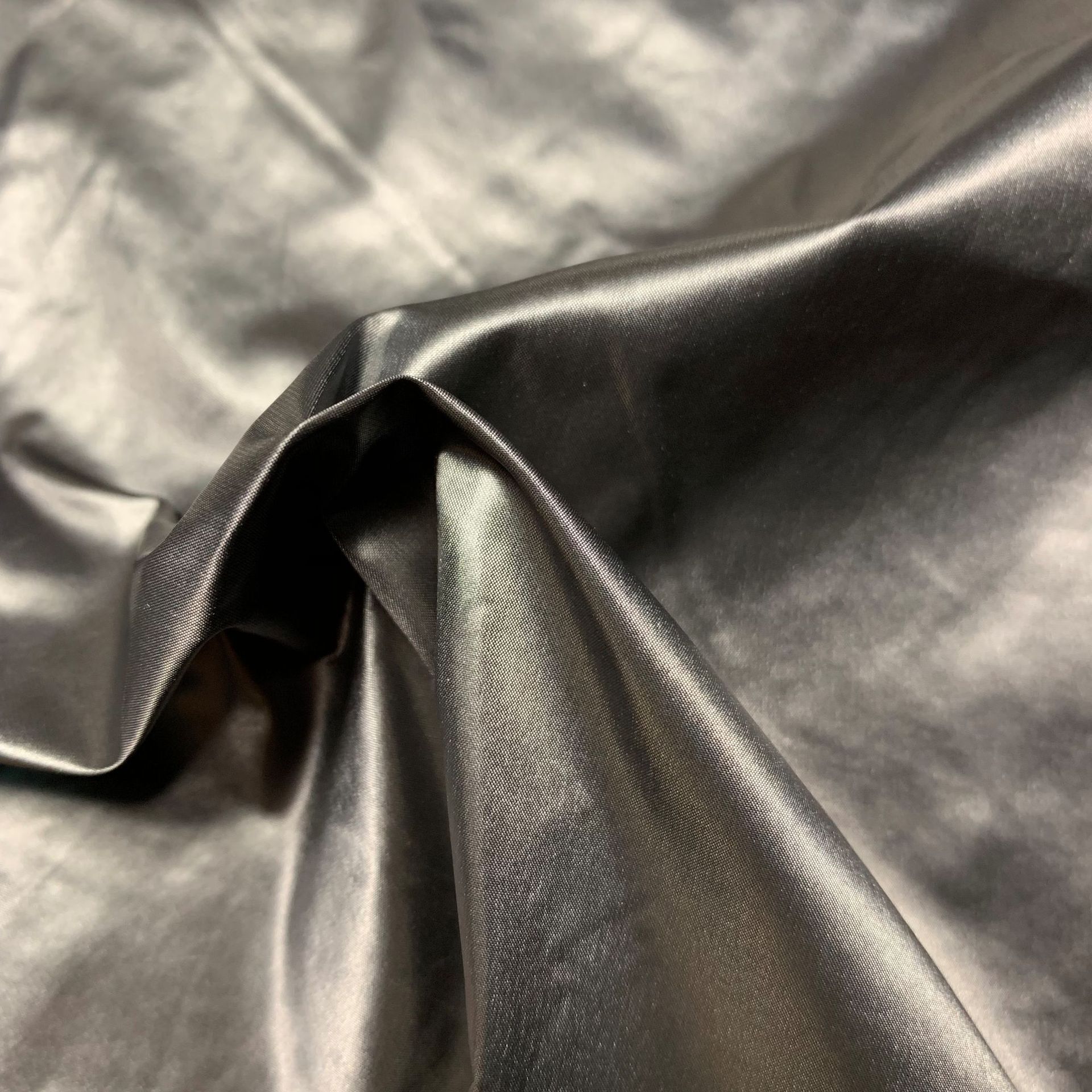现货400t黑丝圆孔尼丝纺 无胆防绒黑丝圆孔双色尼丝纺羽绒服面料