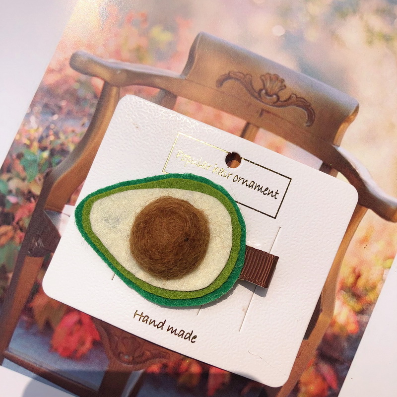 牛油果身为毛毡不织布,全部工人手工裁剪,所以形状会有不同   牛油